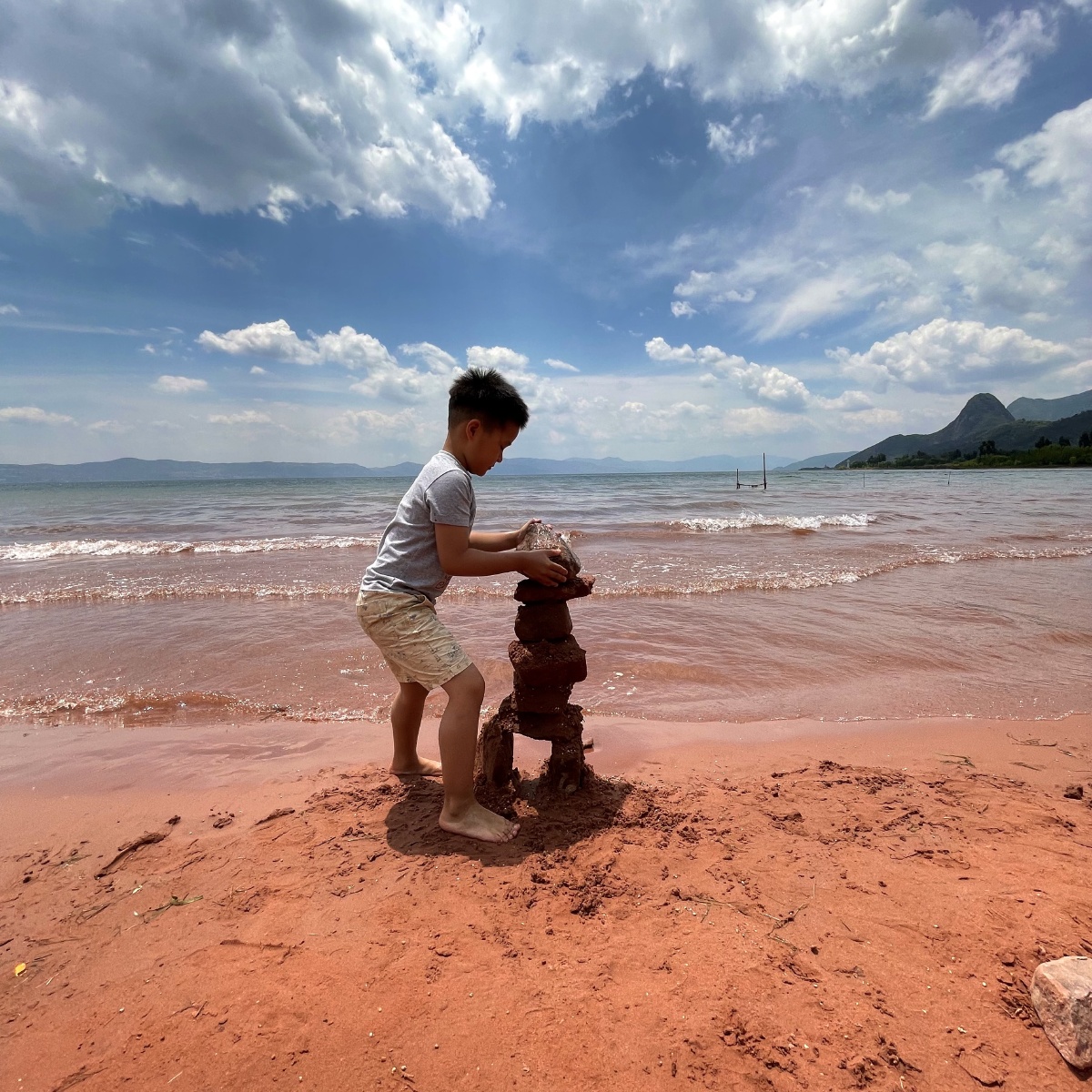 云南抚仙湖红沙滩