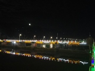 286104