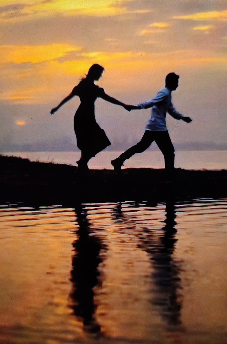 夕阳下的初恋情人