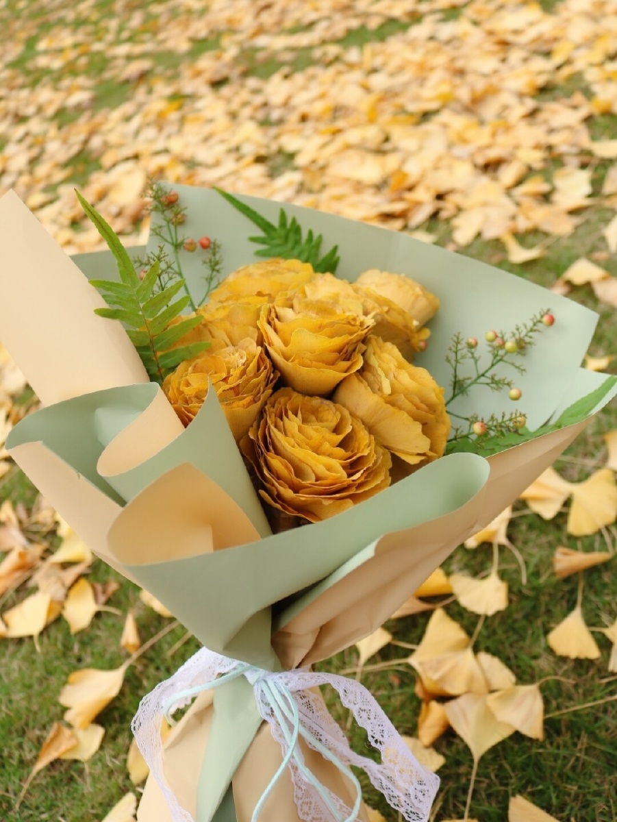 银杏叶花束收藏秋天的记忆