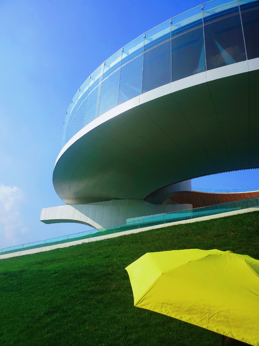 网红打卡地已经快被晒化了