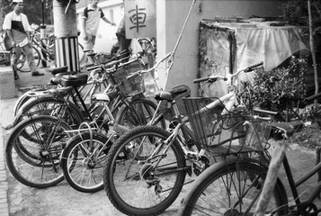 00017-Monochrome