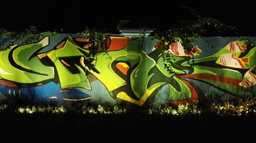 1572182