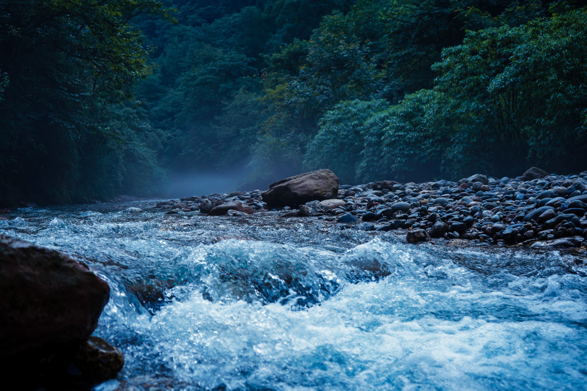 第一次5点出发拍摄山间急流