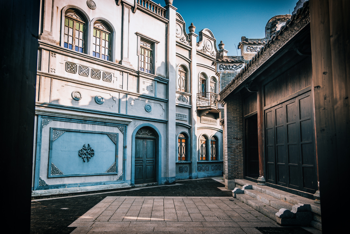 佛山西樵山影视城一西樵山国艺影视城由香港国艺娱乐文化集团有限公司