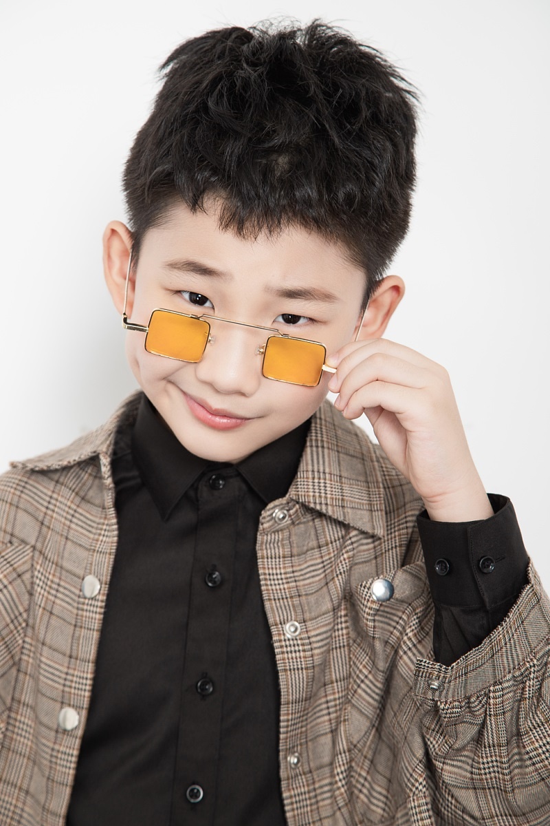 帅得一塌糊涂的小帅哥