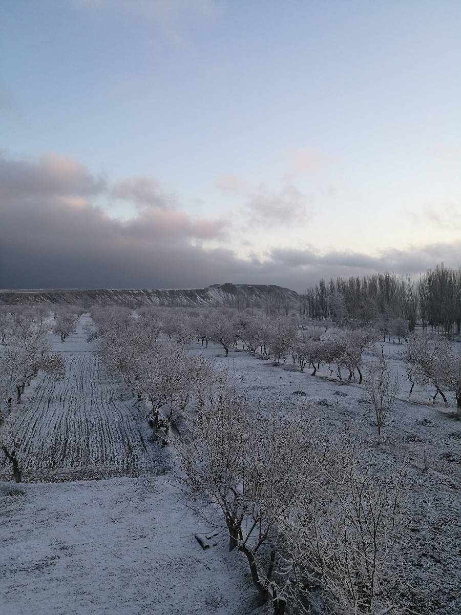 小山村的小雪景