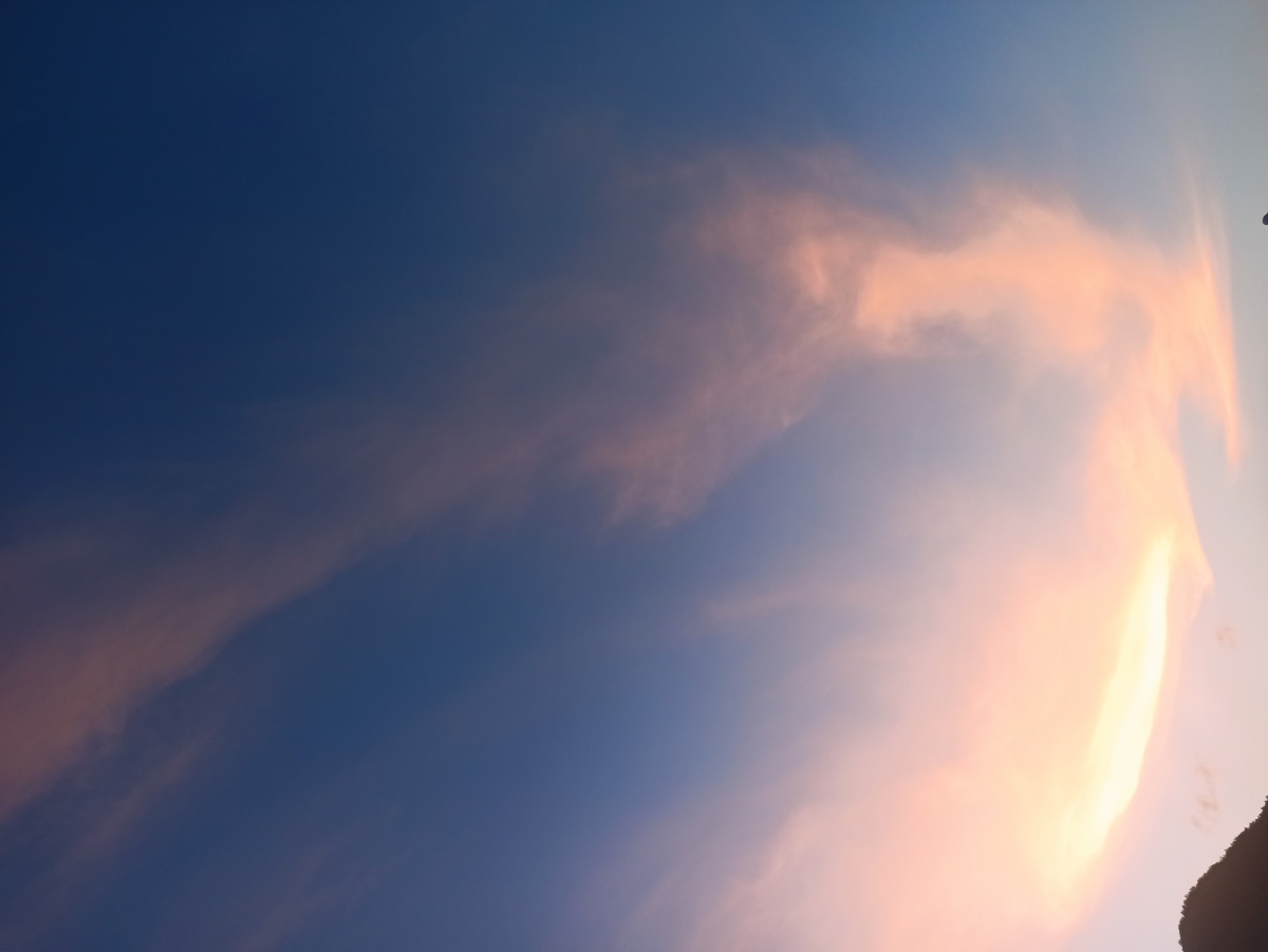 爱死了这蔚蓝的天空也更爱这绚丽的晚霞