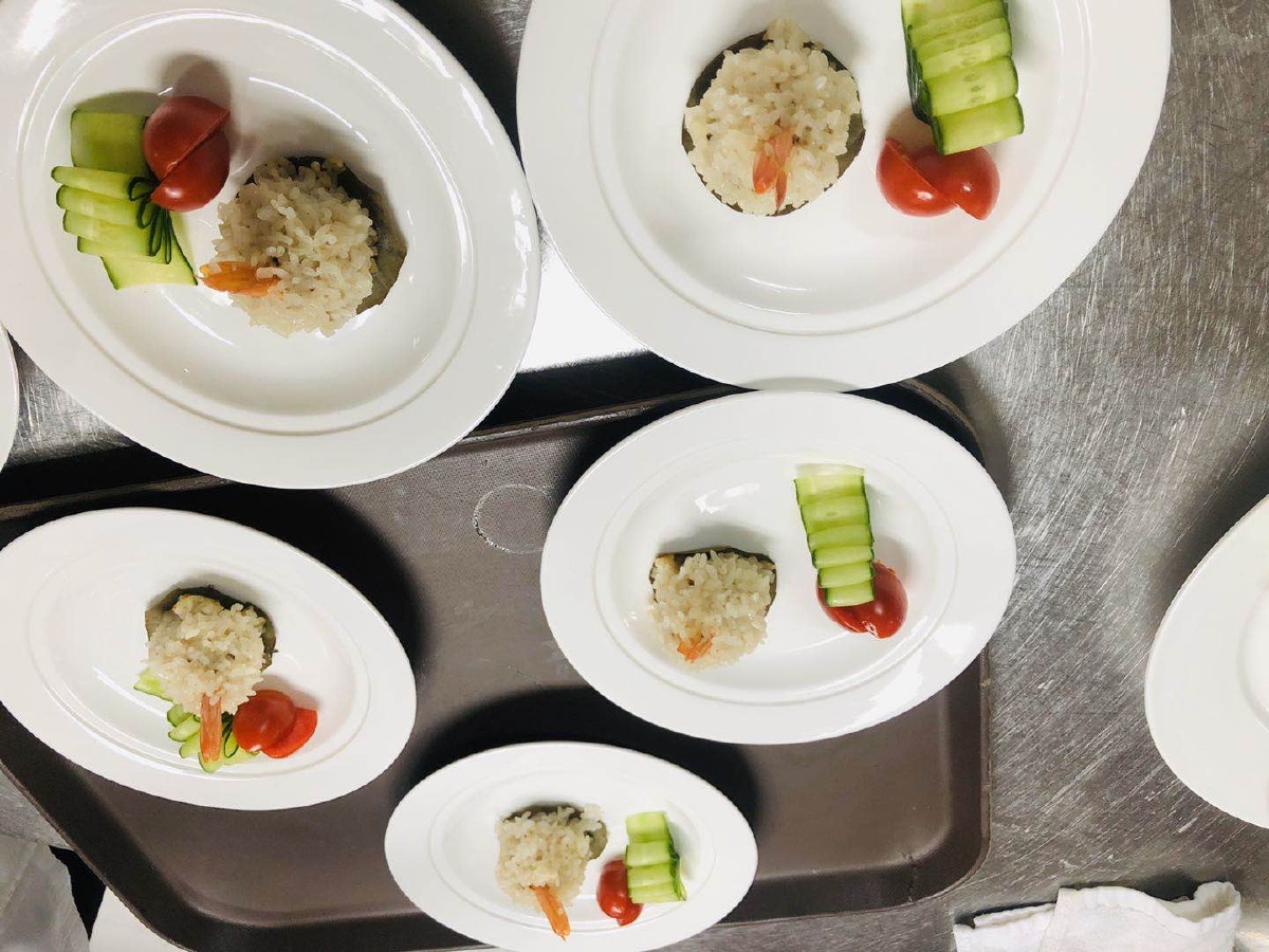 任何菜品都可以做到精致,把份上做成位上,珍珠糯米虾球