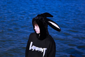 001
