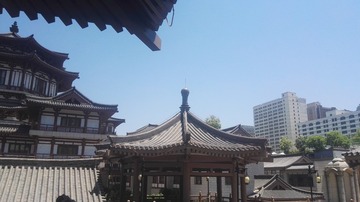 916822