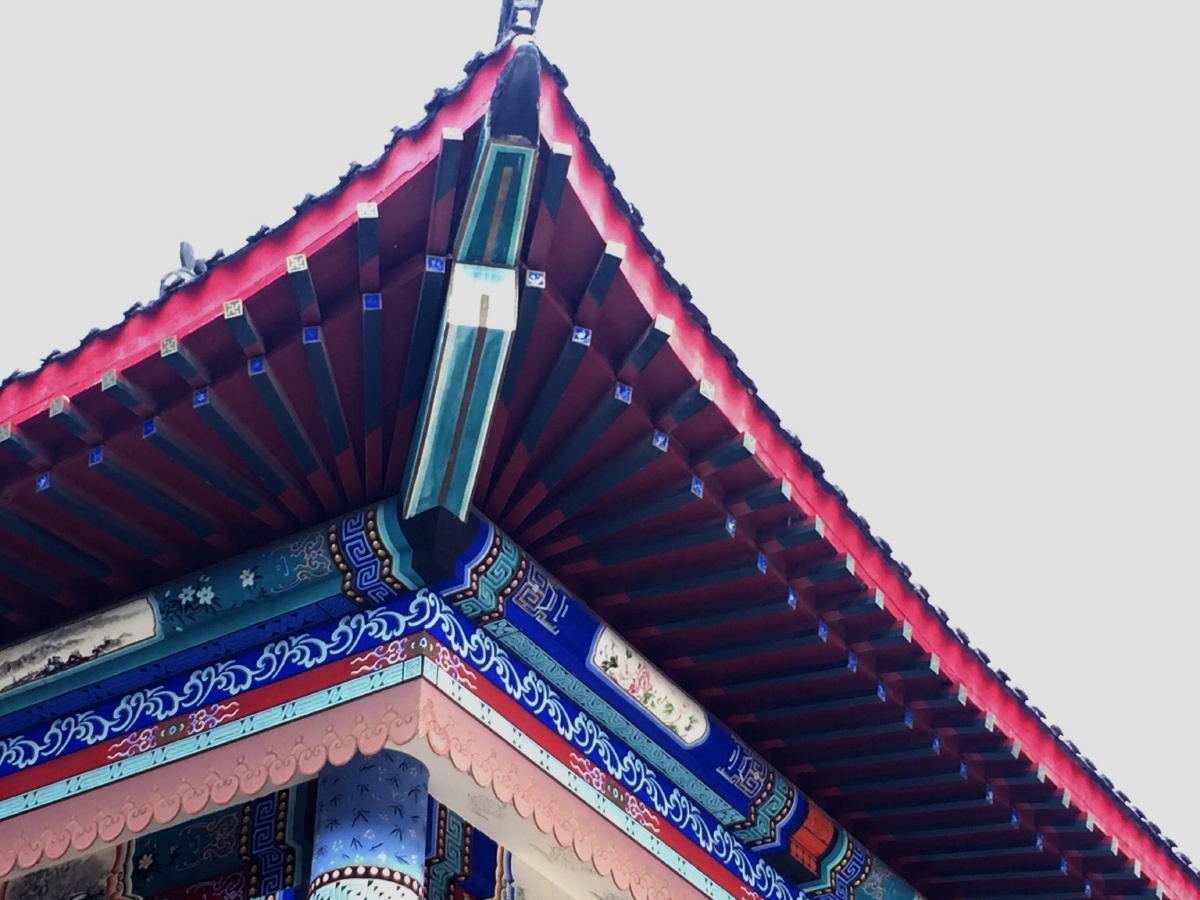 121英雄笨摄2020年12月4日979关注古风这个巷子有故事#屋顶寺庙aplee