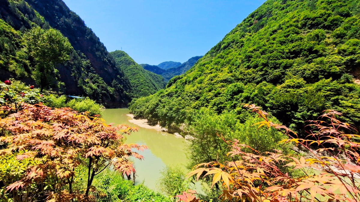 嘉陵江山水景秀