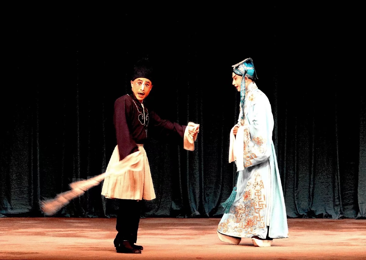 京剧《改容战父》剧照大连市京剧院演出演员:何玉郎一一岳峰饰瓜老一