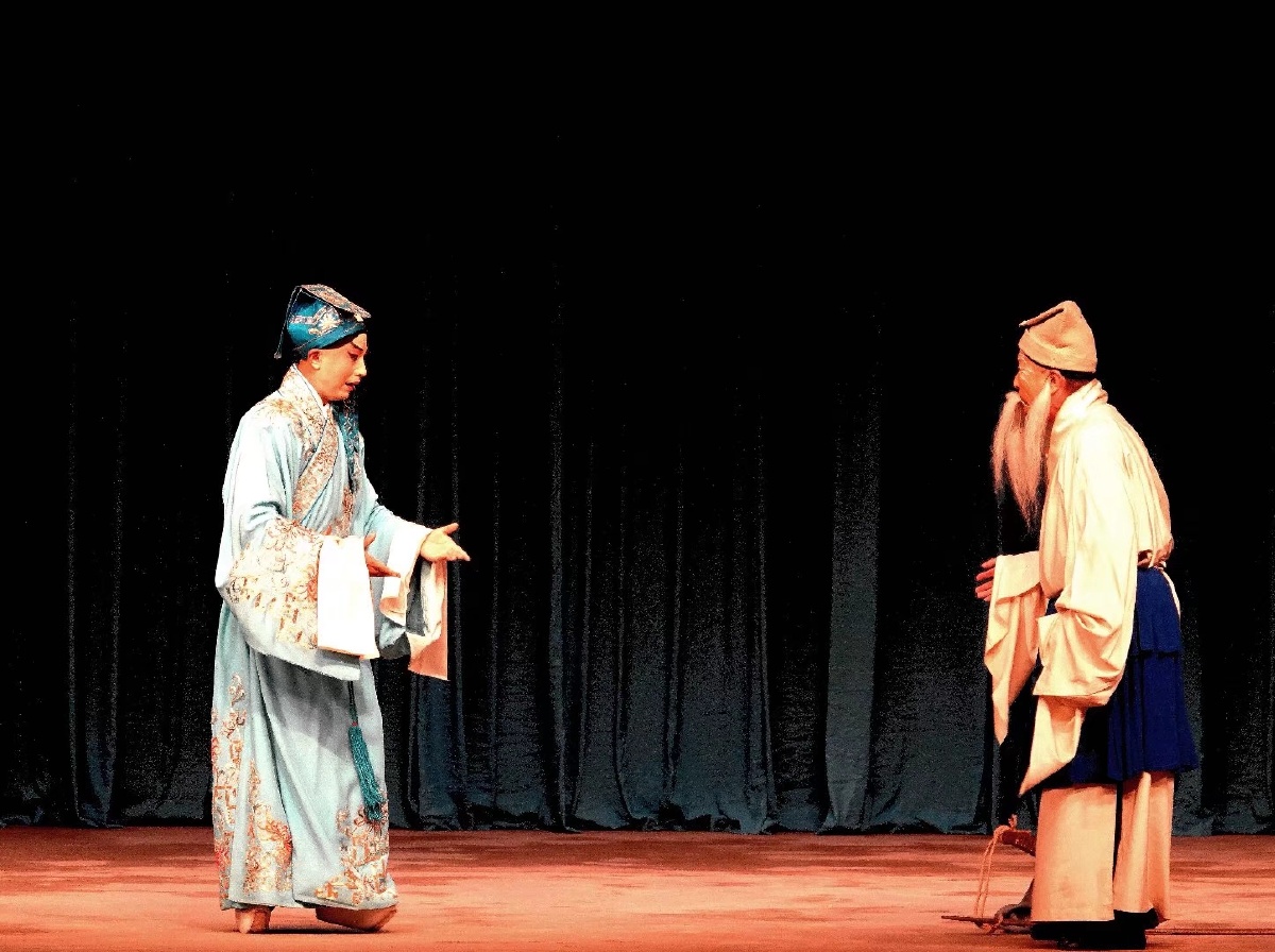 京剧《改容战父》剧照大连市京剧院演出演员:何玉郎一一岳峰饰瓜老一