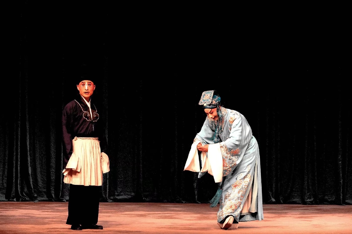 京剧《改容战父》剧照大连市京剧院演出演员:何玉郎一一岳峰饰瓜老一