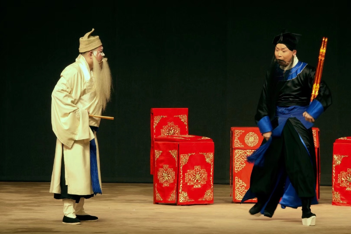 京剧秦琼卖马剧照三卖马耍锏大连京剧院演出主演凌珂秦琼一一凌珂王老