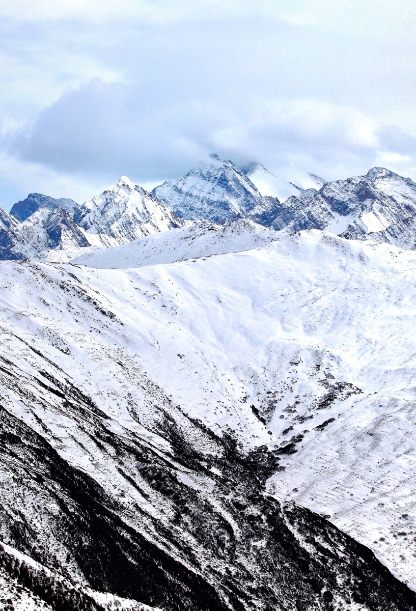 雪宝顶岷山山脉
