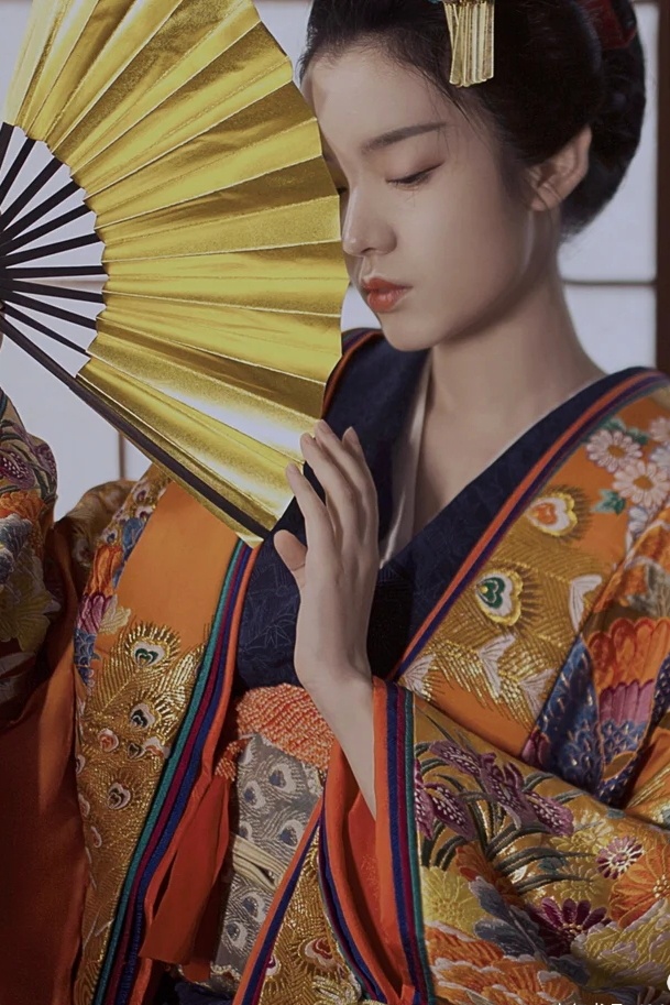 酷你吉娃犹是琵琶半遮面的和服妹子