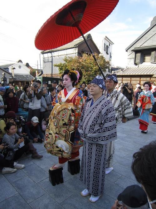 考下东亚传统服装文明,亲们能从这8张汉服图现一张是和服日本人吗?