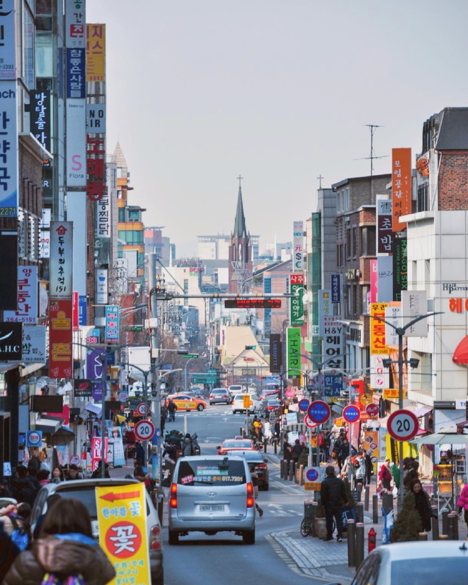 南韩的明洞繁华市集一角