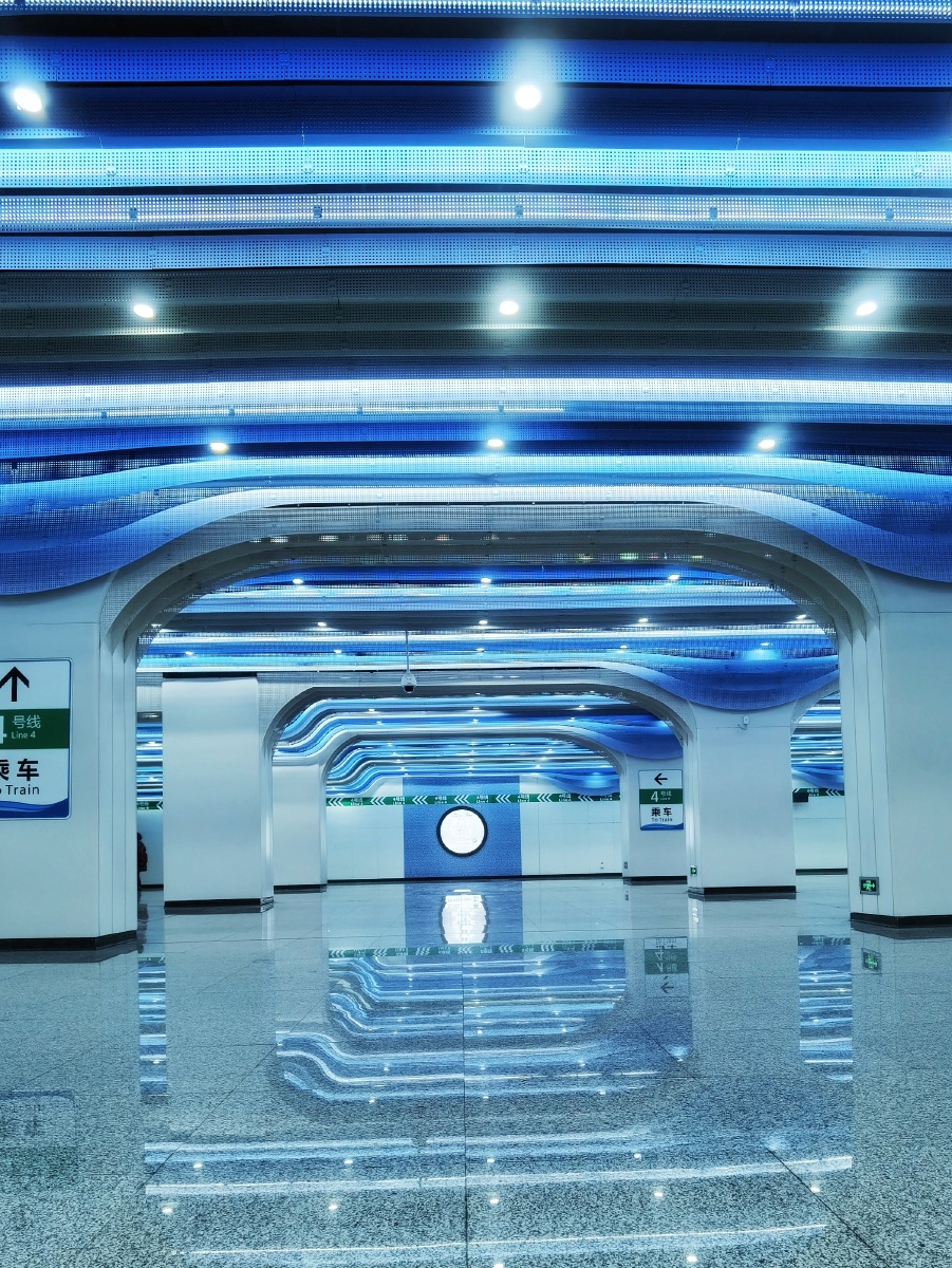 成都地铁17号线机投桥站和凤溪河站