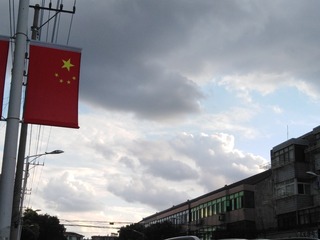 1607701