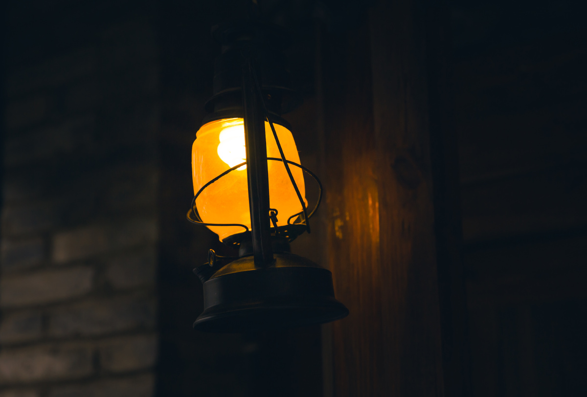 小店里的一盏灯,温暖的感觉