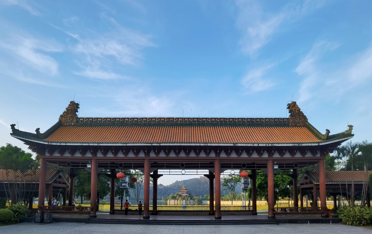 亚洲最大牌坊顺德顺峰山公园