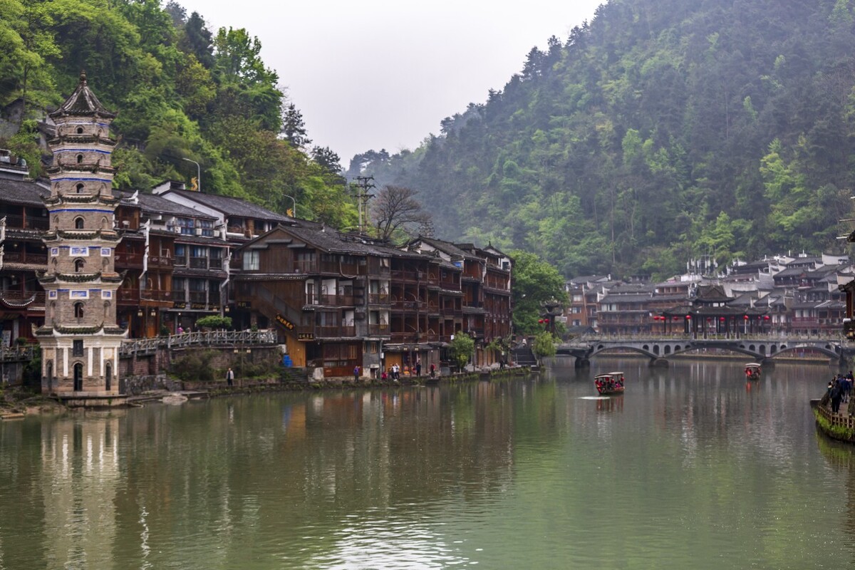 凤凰古城