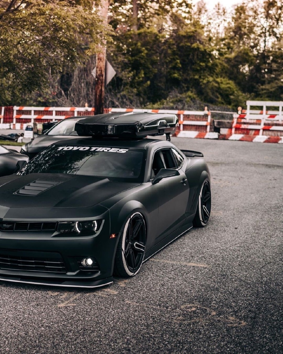 黑黑黑黑骑士来了一下来了四个这四辆黑骑士走在街上回头率肯定百分之