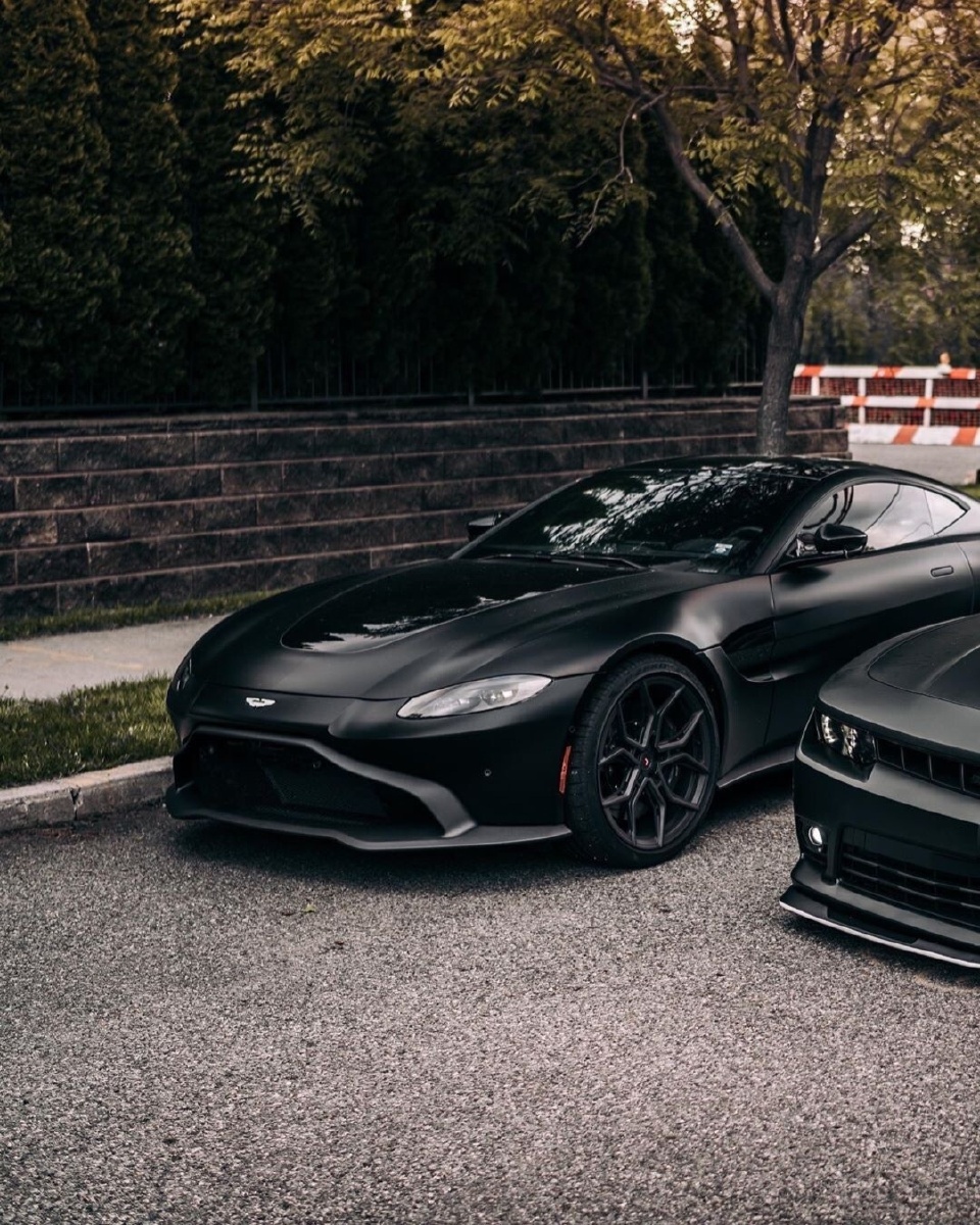 黑黑黑黑骑士来了一下来了四个这四辆黑骑士走在街上回头率肯定百分之