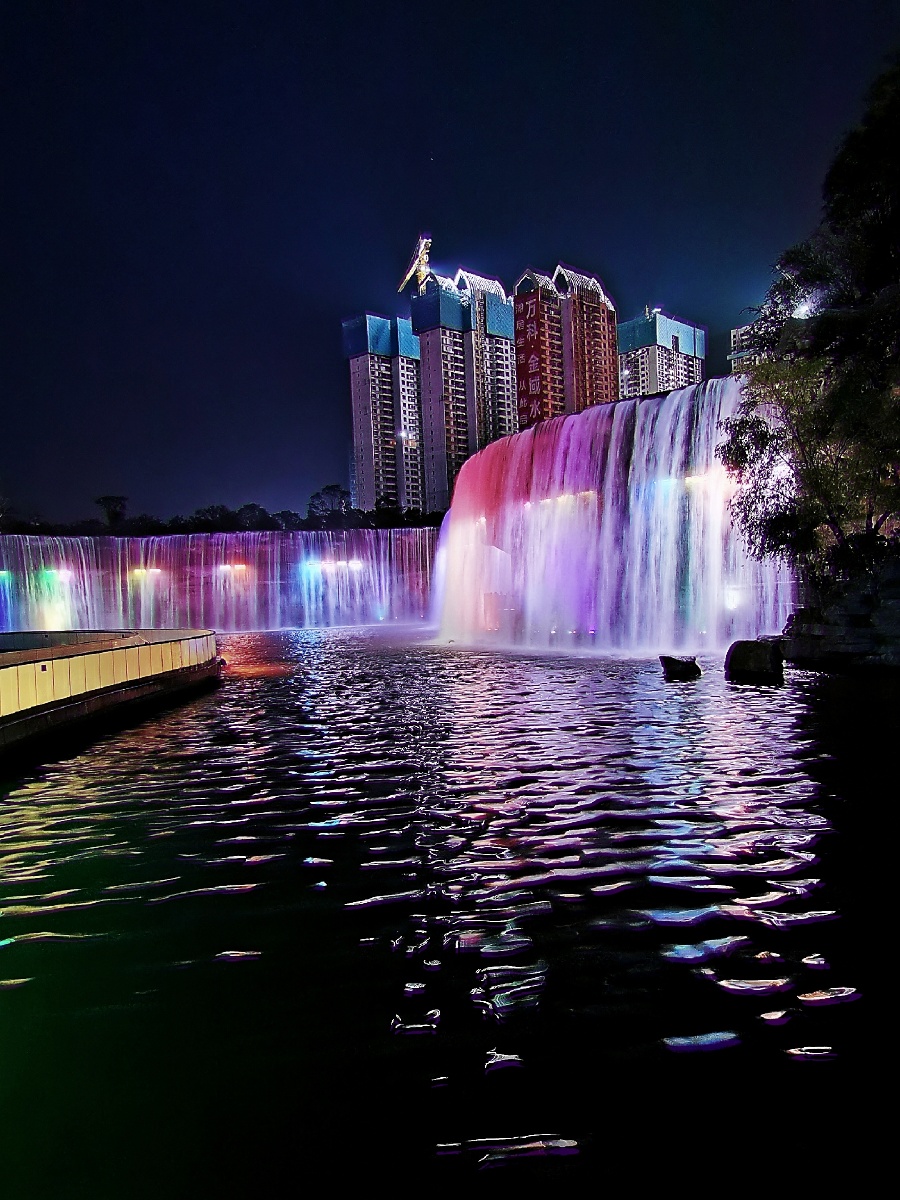 夜拍昆明瀑布公园