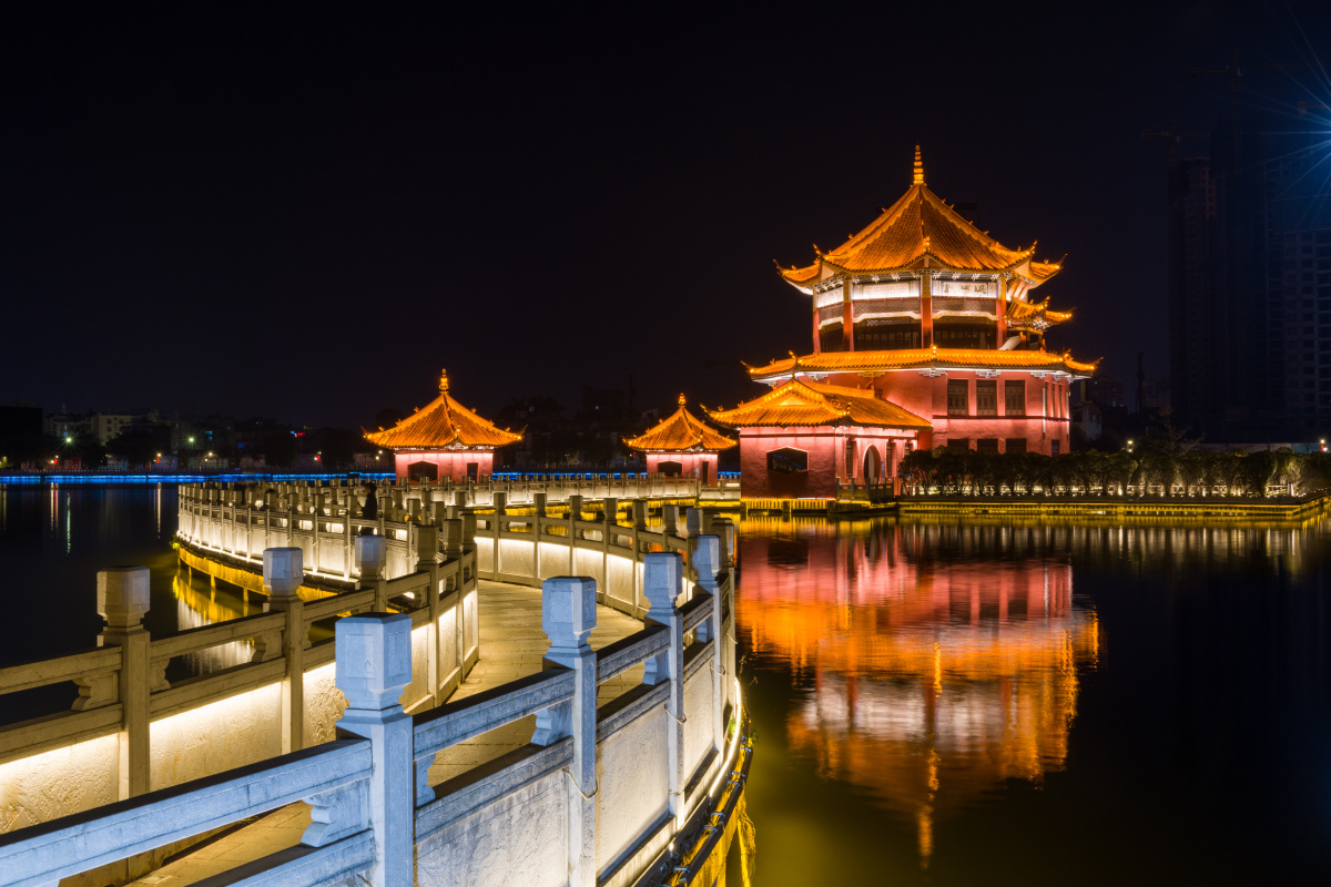 蒙自南湖公园夜色