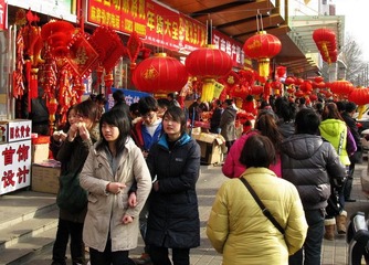郑州街头春意浓