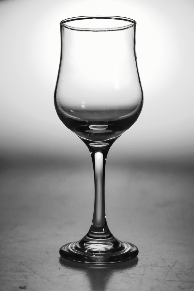 饮一杯空气喝一口虚无