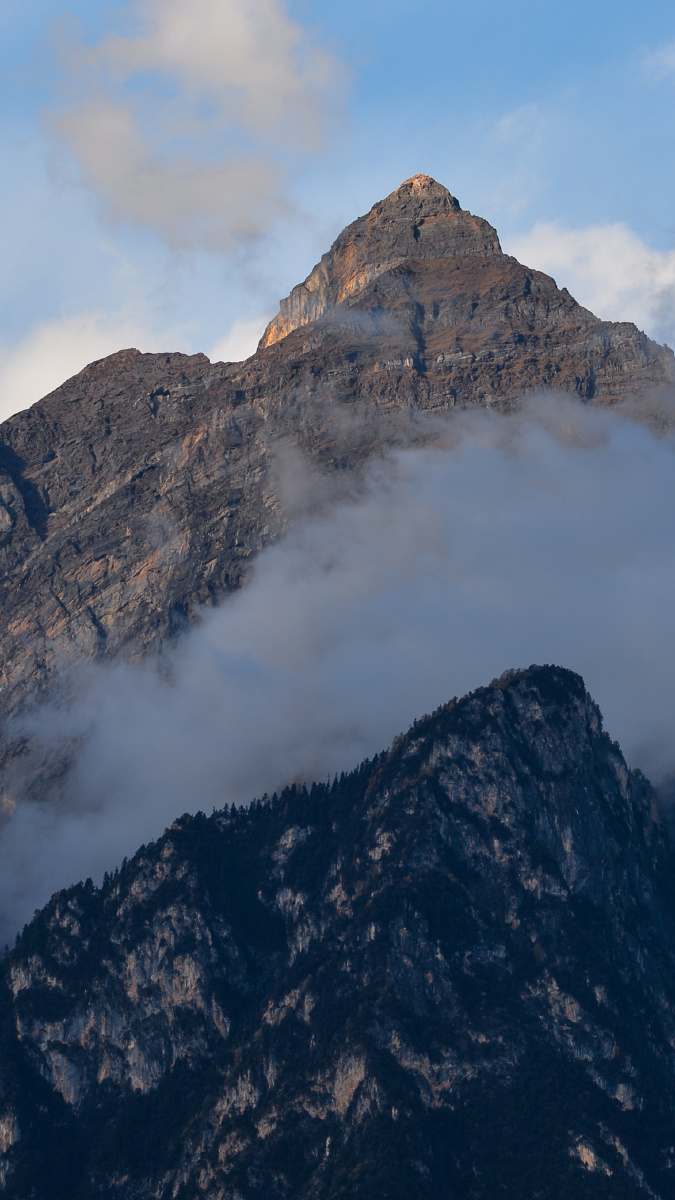 墨尔多神山藏族古老的宗教雍仲本教的神山嘉绒藏族文化中心藏区四大
