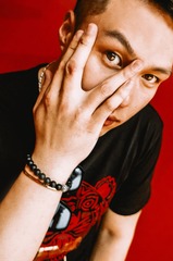 1581025