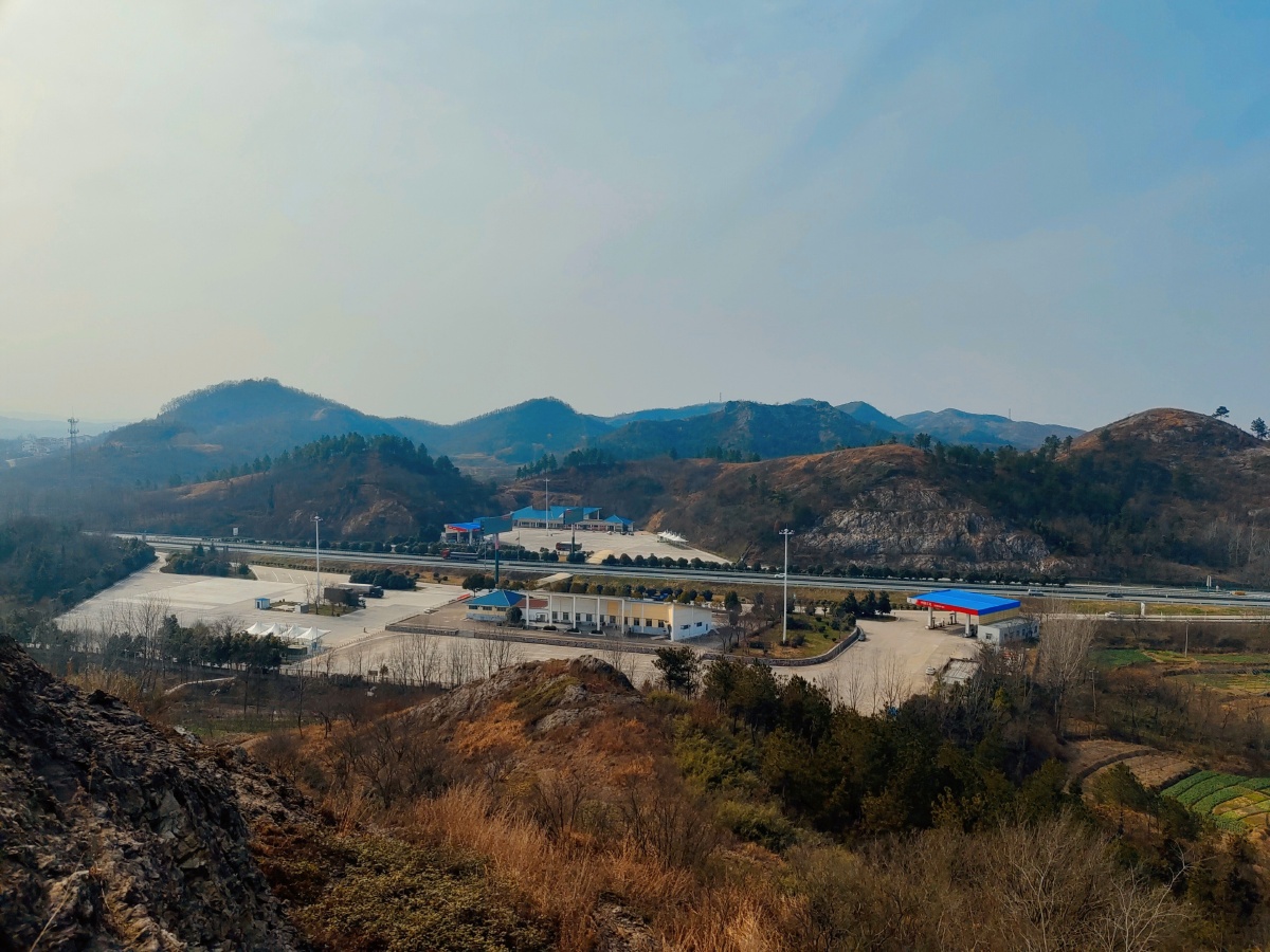 信阳光山县泼河镇大别山地区钟鼓楼亲子园山区田园风光