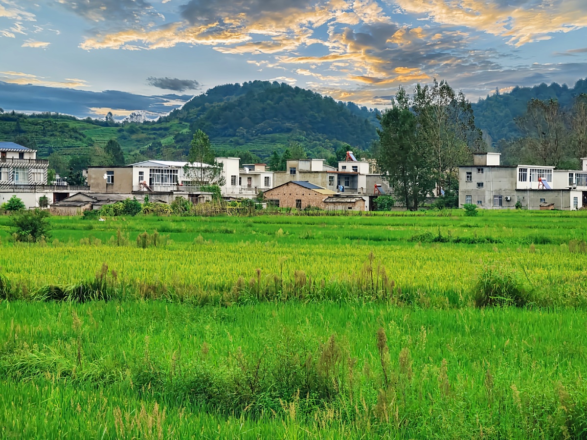 放眼于乡间的山水间,独享这原始的乡村气息,回归最美的田园生活.