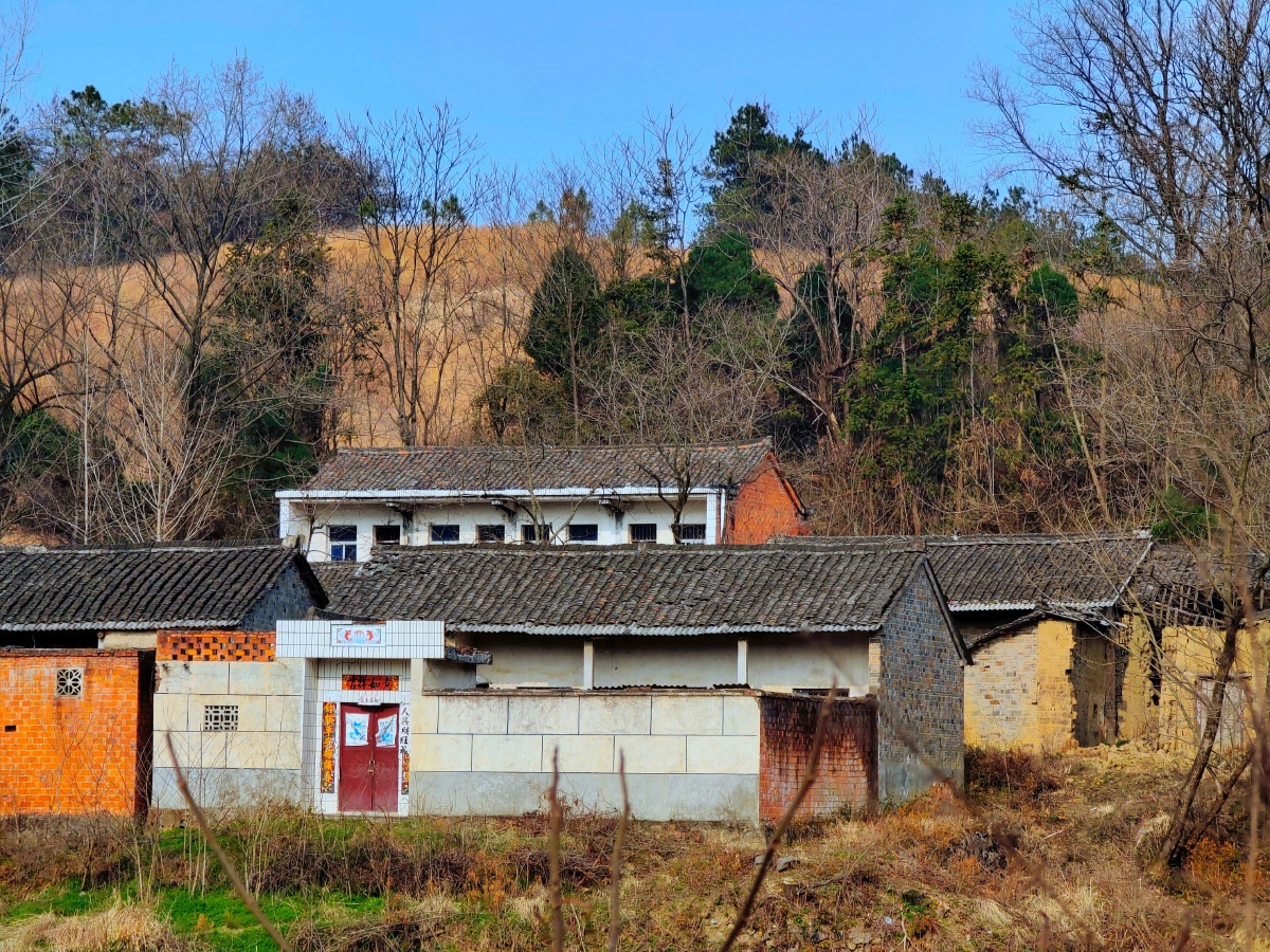 农村#信阳风光河南自然人文地理摄影组荒山无人村荒村恐怖#深山#大别