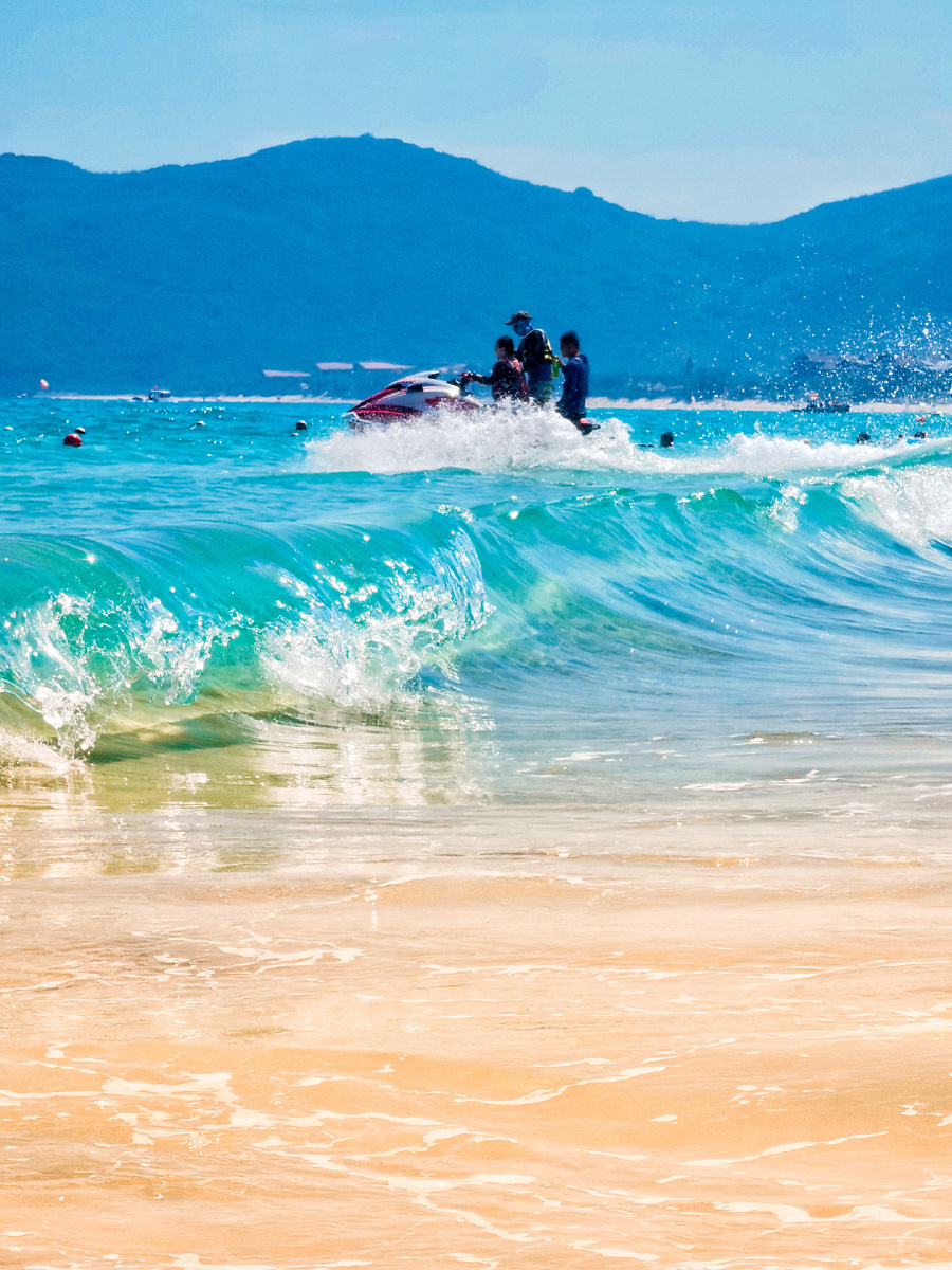 三亚亚龙湾的玻璃海