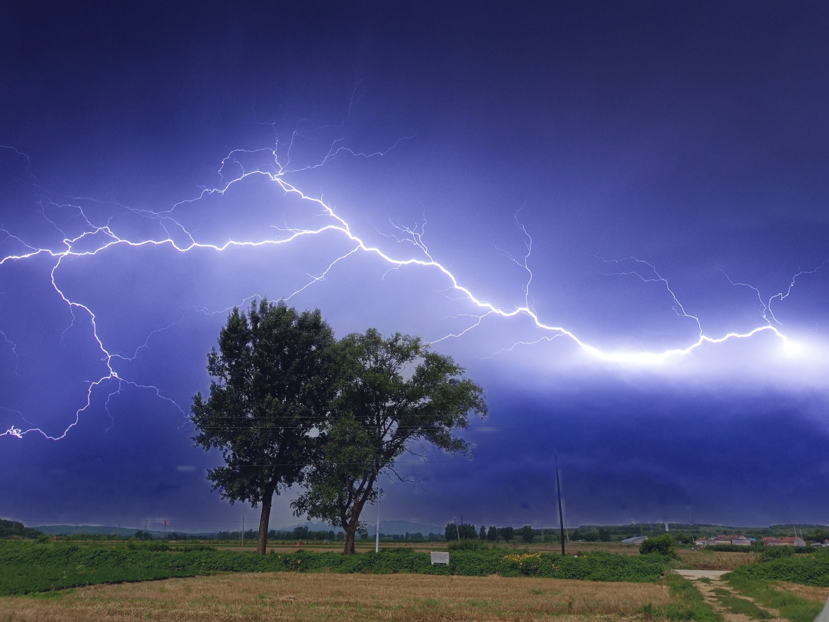 既然抓不住时光,就用美梦迎接天亮.