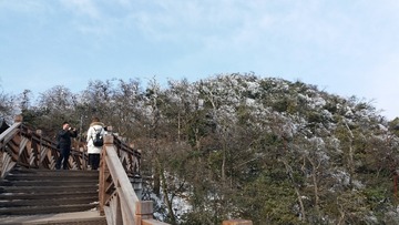 1306102