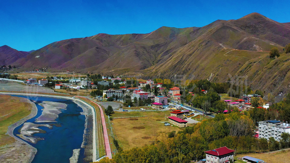 新都桥十里画廊