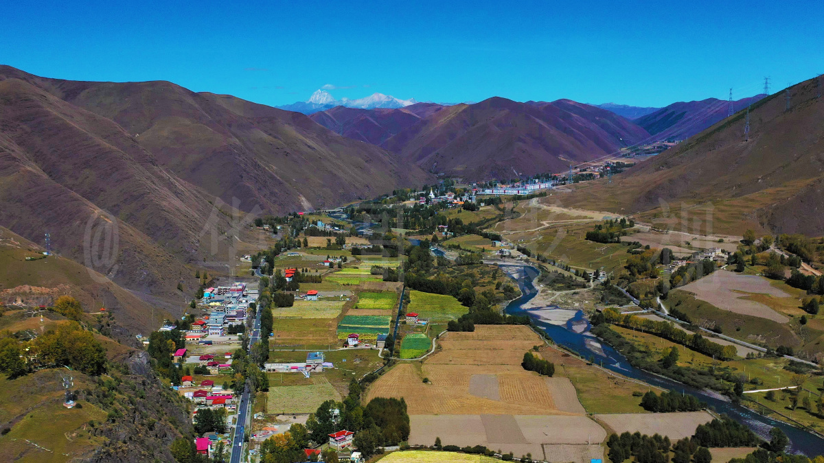 新都桥十里画廊