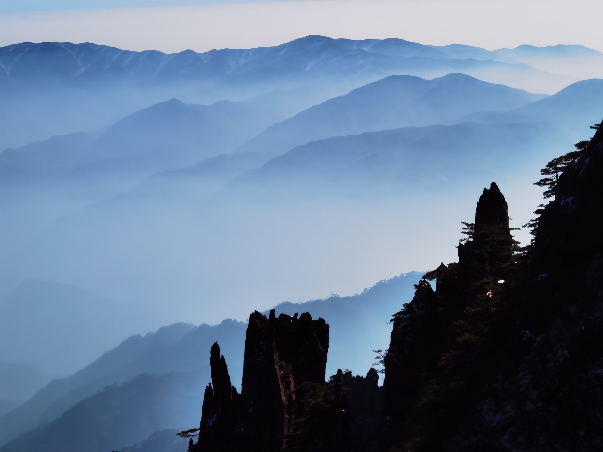 云山雾海如梦如幻人间仙境大美黄山