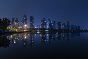 1076174