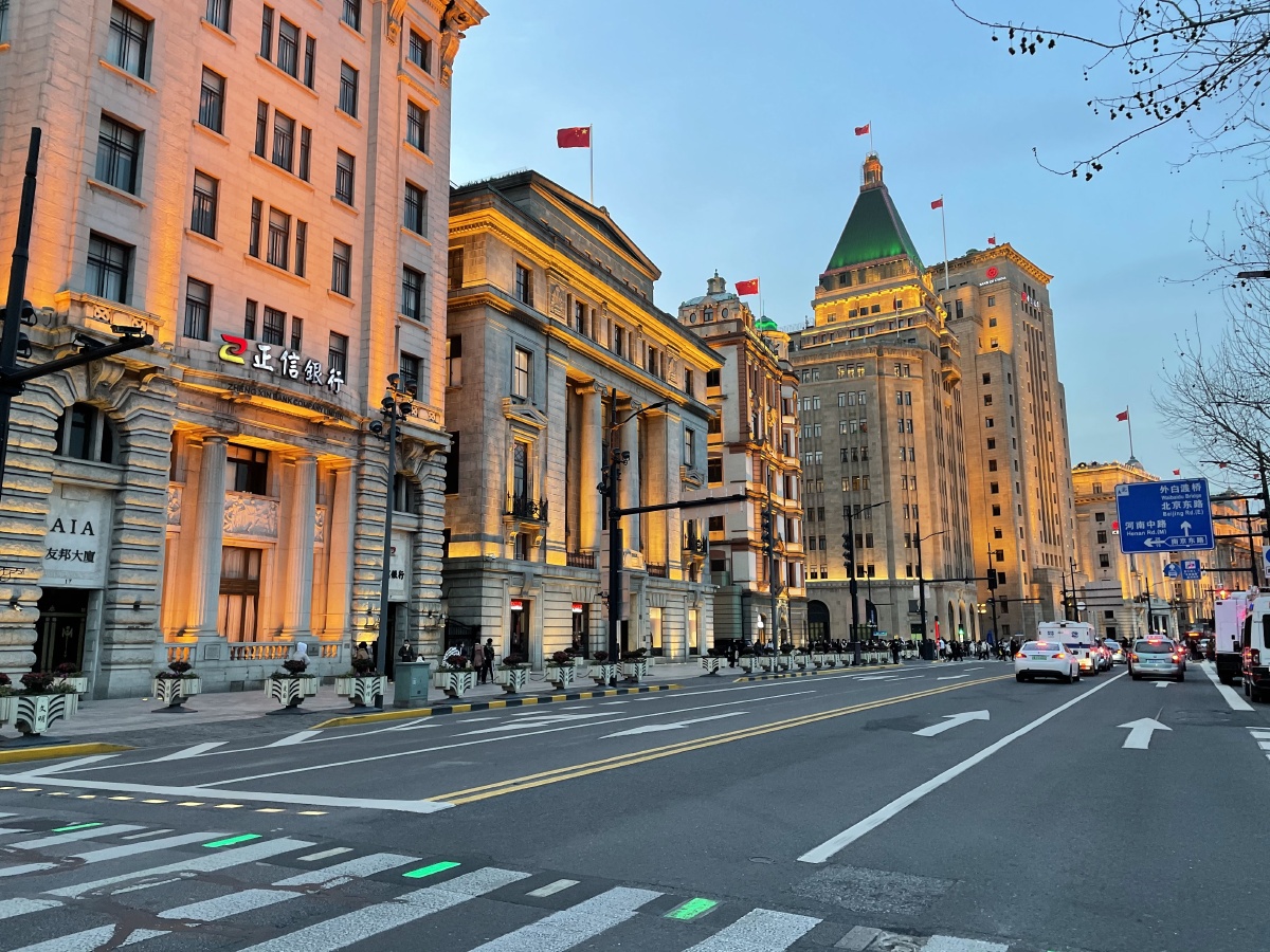 外滩夜景外滩夜景外滩夜景南京东路步行街夜景上海南京东路步行街夜景