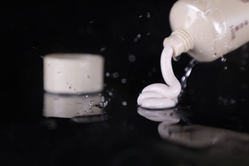 细5    紧致舒缓霜